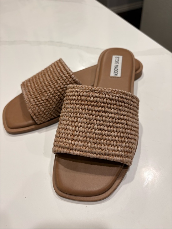 Steve Madden Shoes - Steve Madden Women’s Tan Woven Flat Slide Sandals. Size 8.5 NWOT